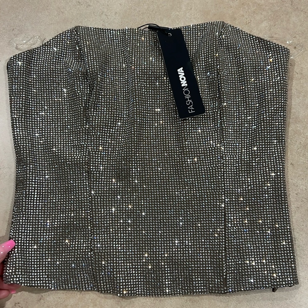 Fashion nova sparky top size Xs new w tags! 🪩 🏷️ 🩶